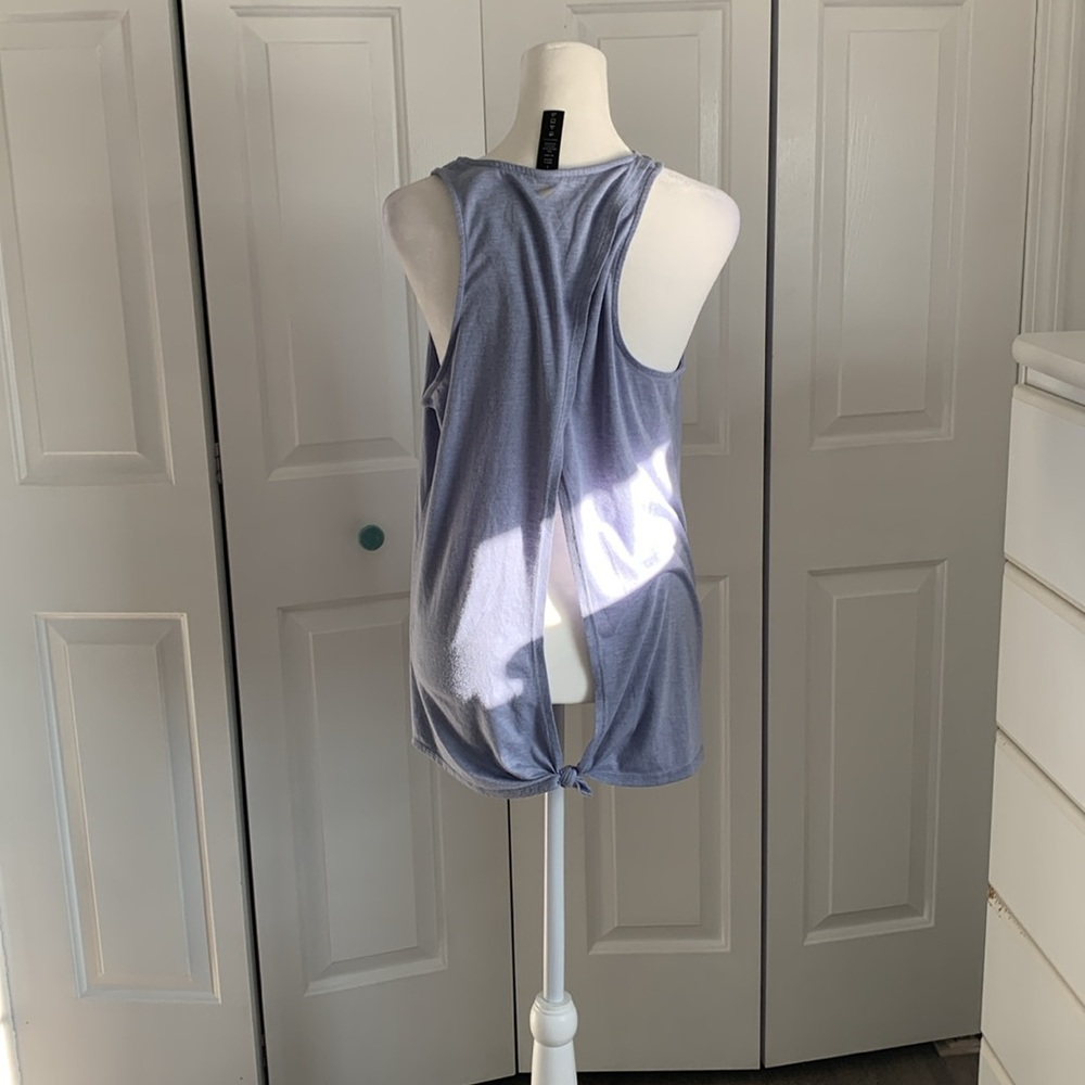 Never worn Yogalicious cross back workout tank size Large. - Picture 2 of 3